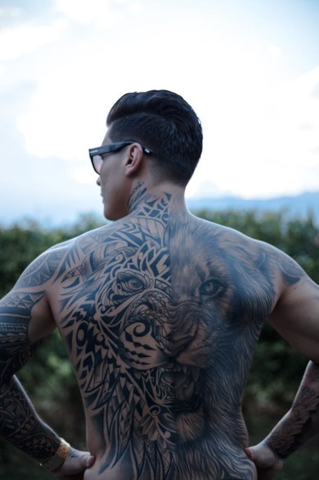 Montes Leon exclusive star gallery