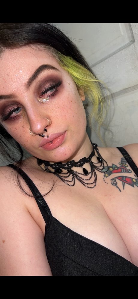 Liv Vermillion pretty pornstar image