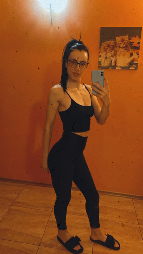 Bruneta Sexy model naked images