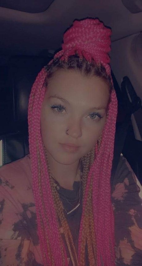 Barbietink98 nudes actress image