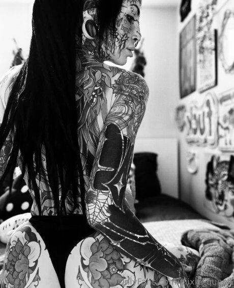 Piixiequeen adult model pics