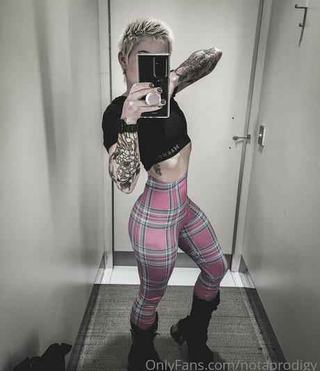 midget ebony onlyfans nude images