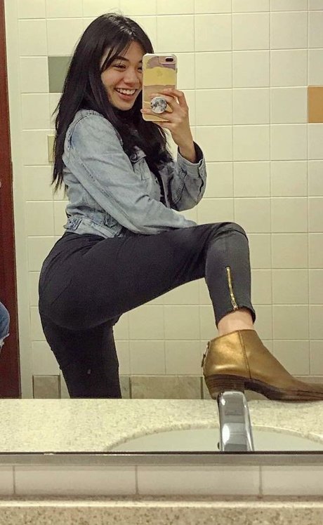 Reyna Morena star beautiful gallery