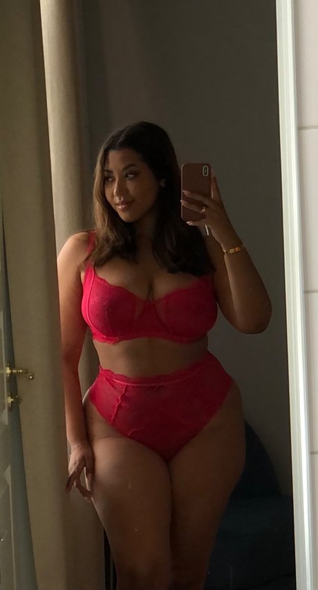 Caravega hot actress image