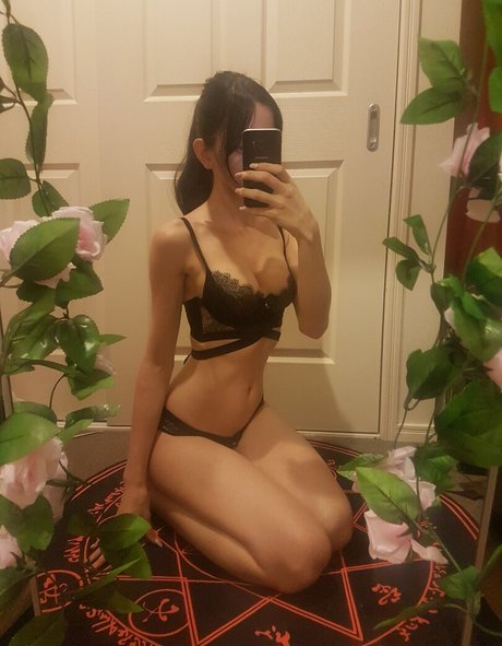 asian hottest onlyfans top picture