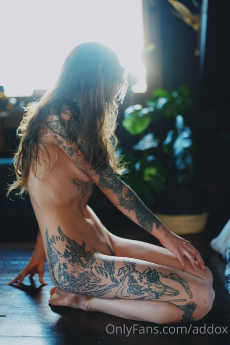 Addox model naked picture