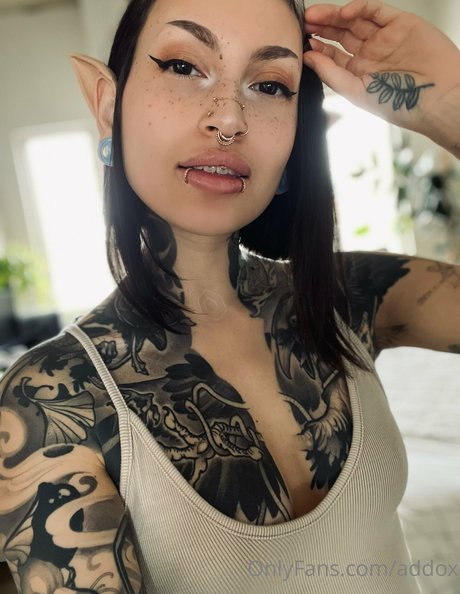 Addox model perfect photos