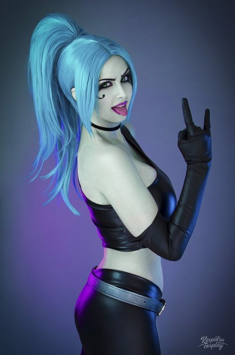 Kinpatsu Cosplay actress pics