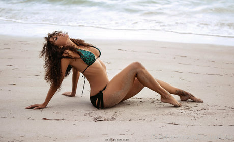 Laura Dore star nudes pics