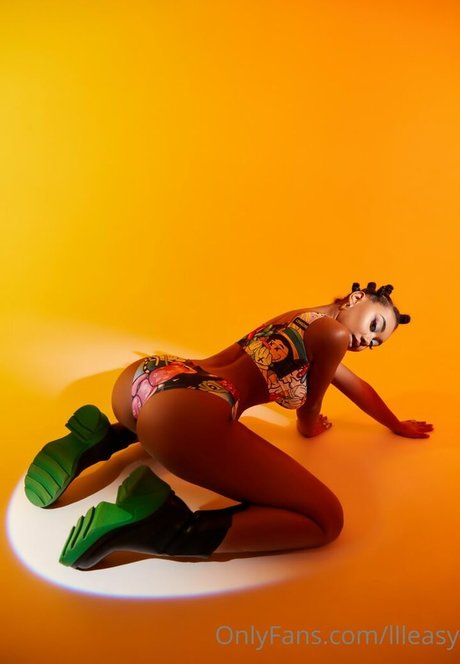 llleasy star adult pic