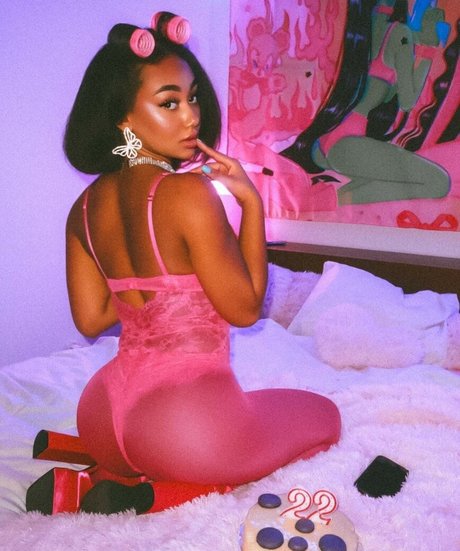 llleasy perfect model picture