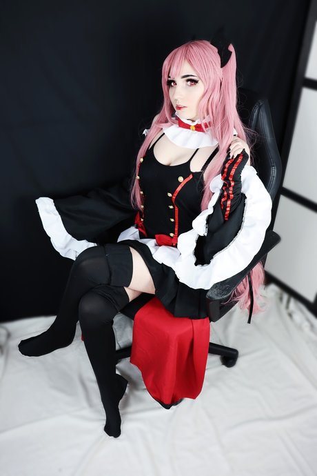 Liinowitsch model nude image