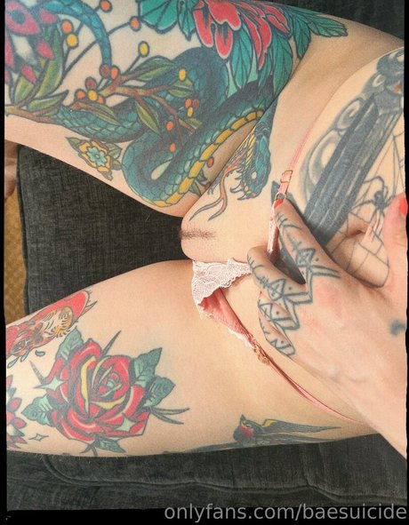 baesuicide model photos