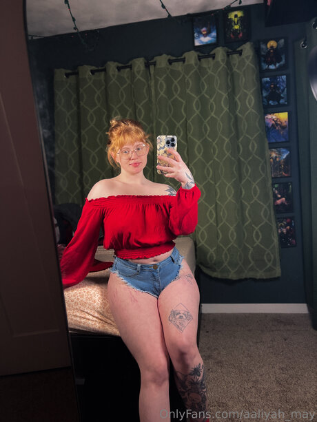 Aaliyah May model pornographic picture