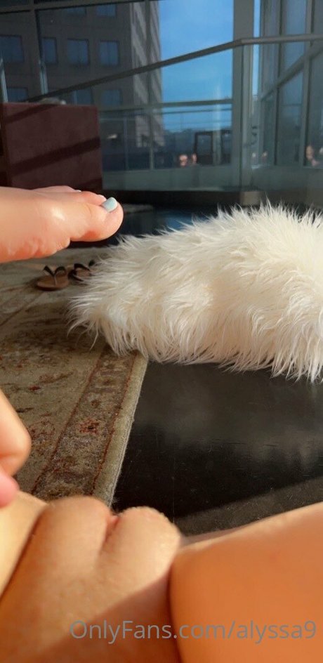 Alyssa Devyn pornstar sex pics