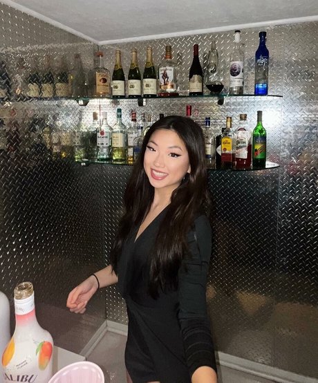 Maru Lee exclusive pornstar galleries