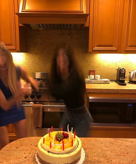 Maru Lee hd star photos