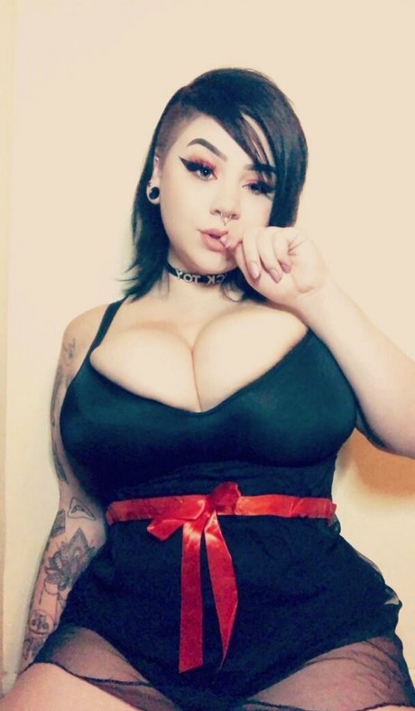 SpookyGirlLove top actress picture