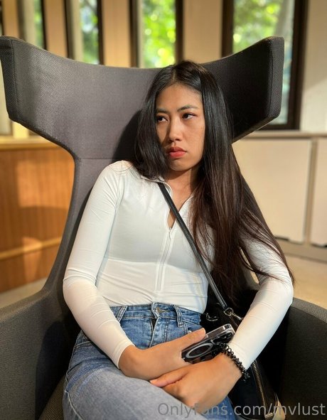 mvlust nude thumbnail