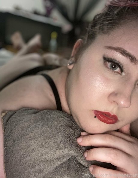 misshoneycatt model beautiful picture