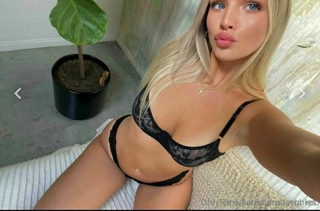 teen footjob onlyfans top pictures
