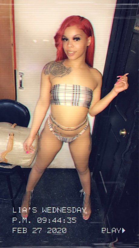 Big clit naked pornstar pic