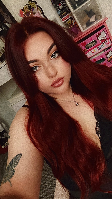 Rhi_ model porn image