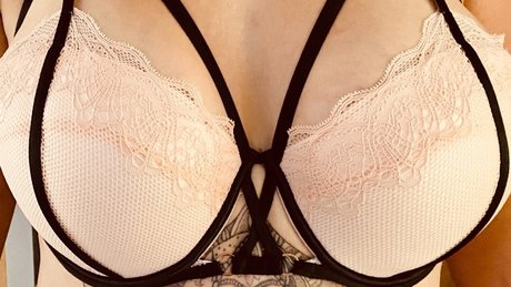 Sweet Hunni 38Gssss Of Fun_ sexy star photo