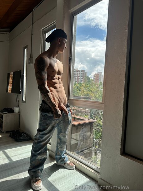 MilO pornstar erotic photos