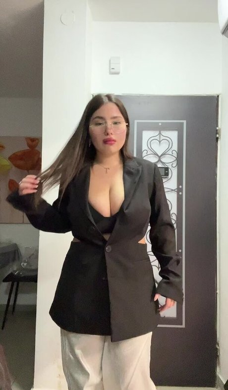 Tamar Abuchzira star erotic picture