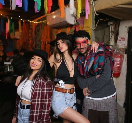 lotem passal art model img