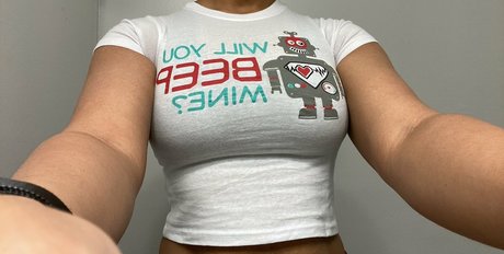 Fwoingus nude actress image