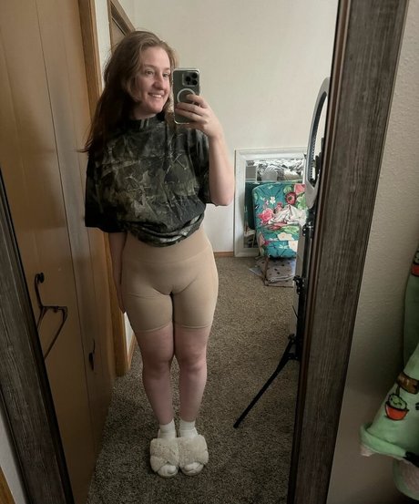 Adorablelilli pornstar nude photo