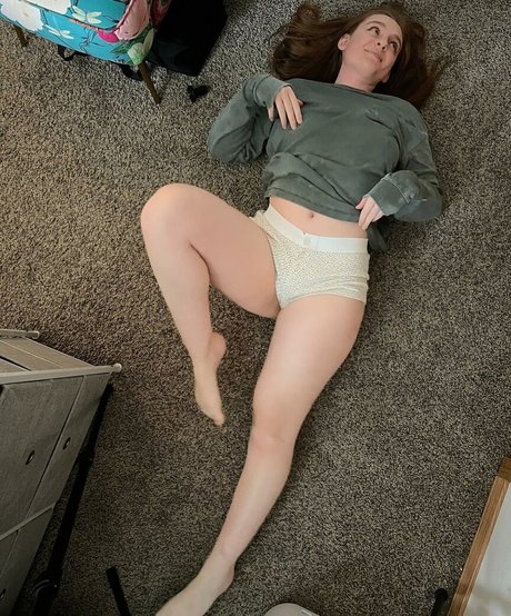 Adorablelilli naked model archive