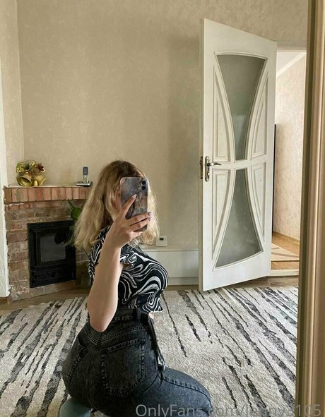 young milf onlyfans erotic pics