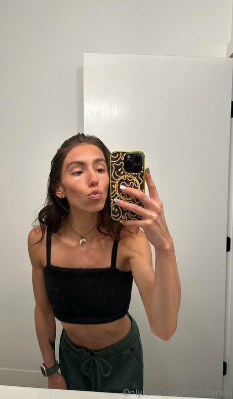 itsannarain erotic model photos