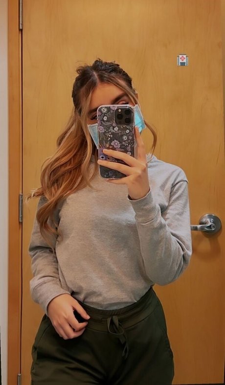 Paola Silerio star exclusive pic