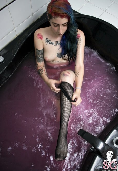 Karenzio pretty model gallery