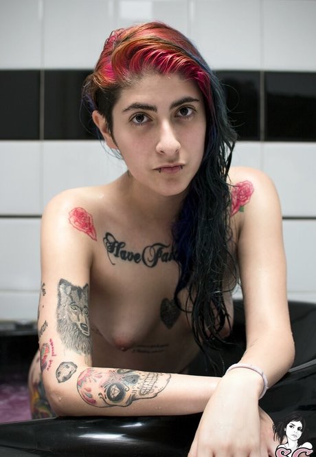 Karenzio xxx model images