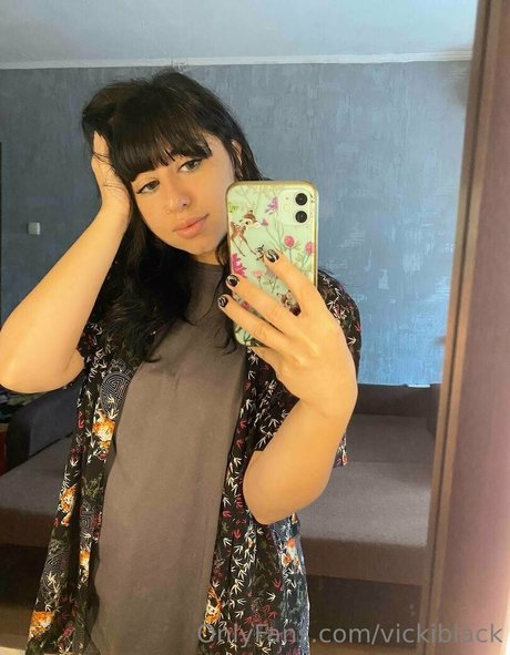 vickiblack model xxx pic