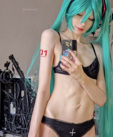 Kitich Ka adult model pictures