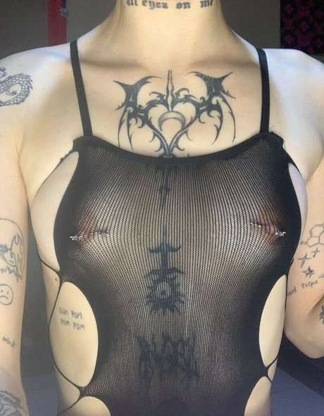 amateur shemale onlyfans free photo