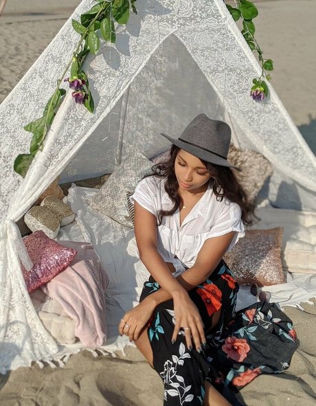 Mica Burton model hd pictures