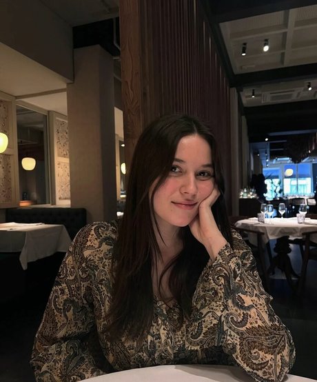 supermire naked model picture