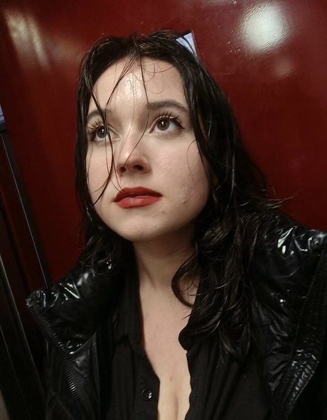 supermire sexy model pics