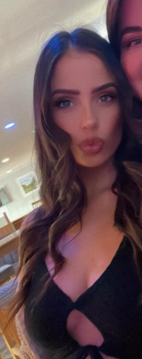 Megan L nude thumbnail