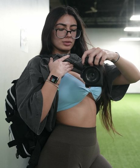 flexwness sex model picture