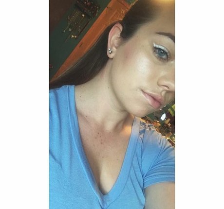 honeyiced beautiful model pic