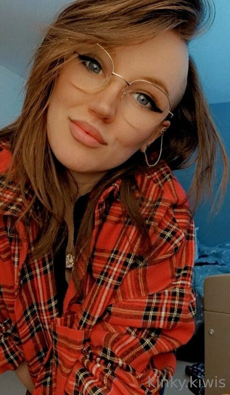 kinkykiwisx pretty actress archive