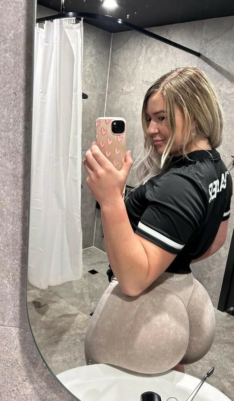 Nikita Simpson porn star pics